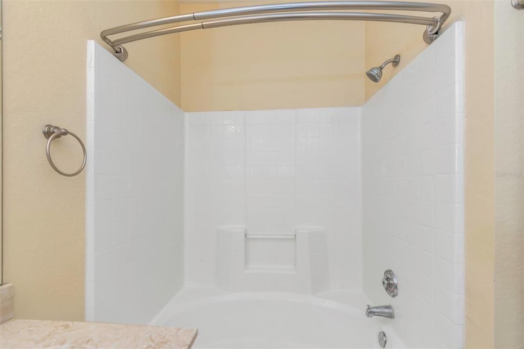 В аренду: $2,400 (2 спален, 2 ванн, 1309 Квадратных фут)