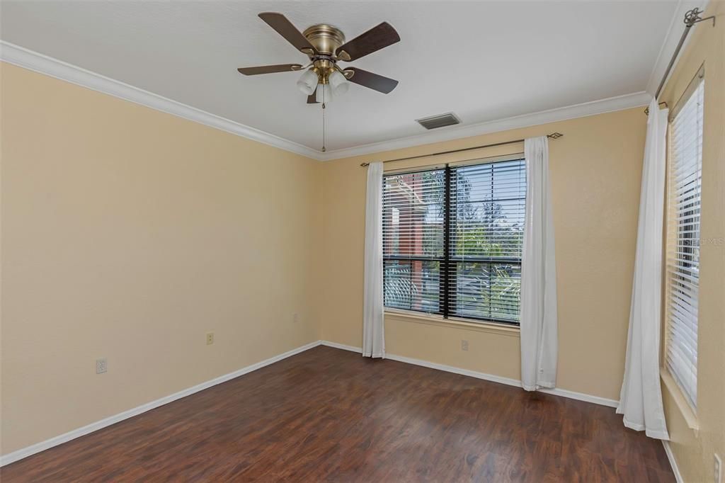 В аренду: $2,400 (2 спален, 2 ванн, 1309 Квадратных фут)