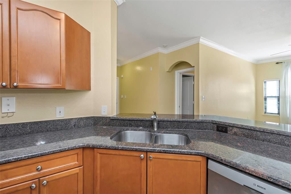 В аренду: $2,400 (2 спален, 2 ванн, 1309 Квадратных фут)