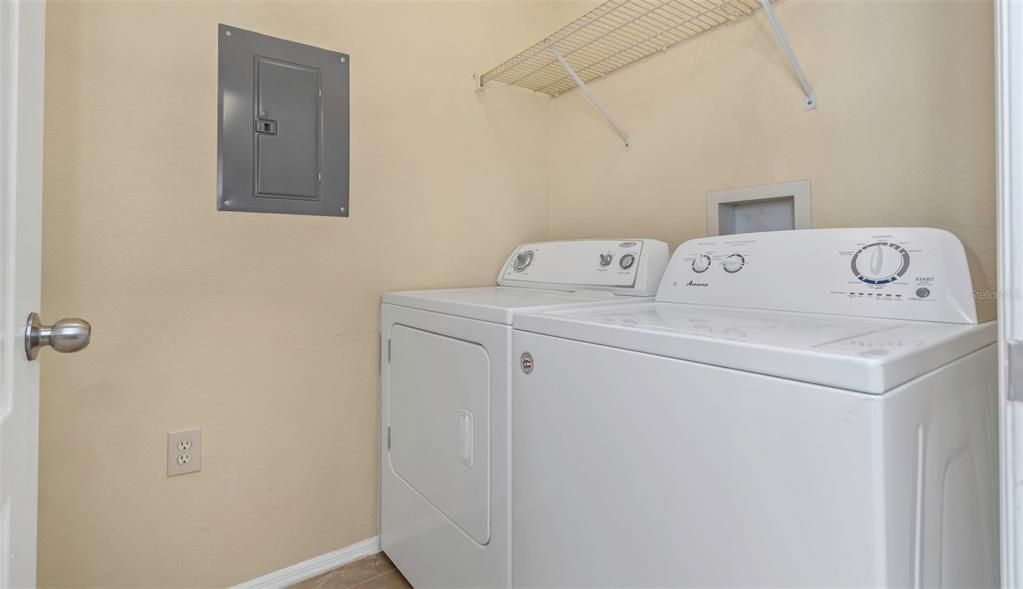 В аренду: $2,400 (2 спален, 2 ванн, 1309 Квадратных фут)