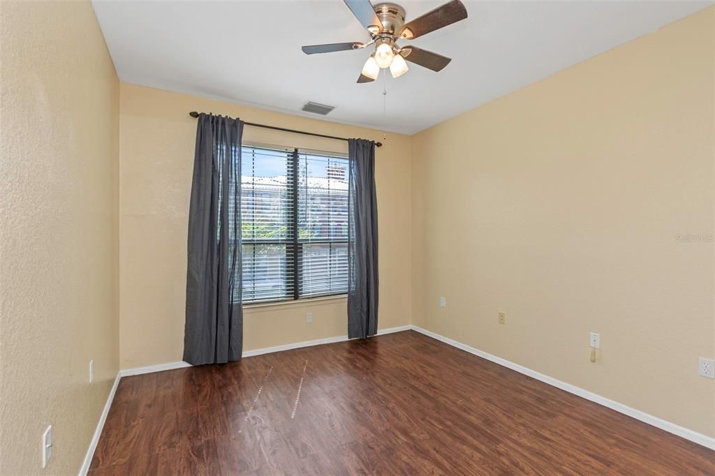В аренду: $2,400 (2 спален, 2 ванн, 1309 Квадратных фут)