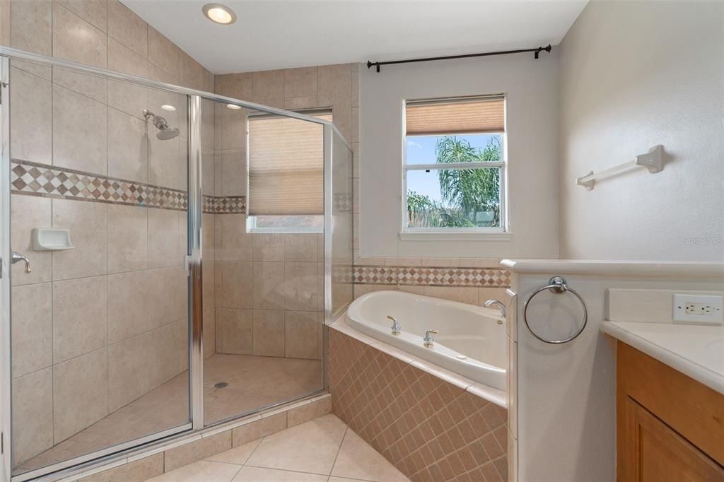 For Sale: $600,000 (3 beds, 2 baths, 2718 Square Feet)
