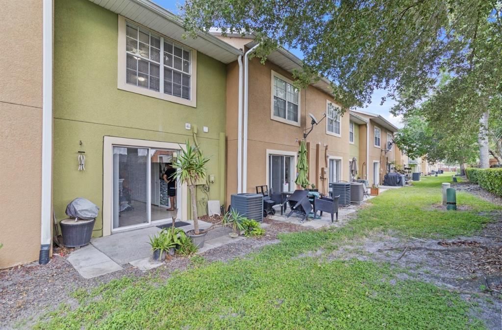 For Sale: $218,000 (2 beds, 1 baths, 960 Square Feet)