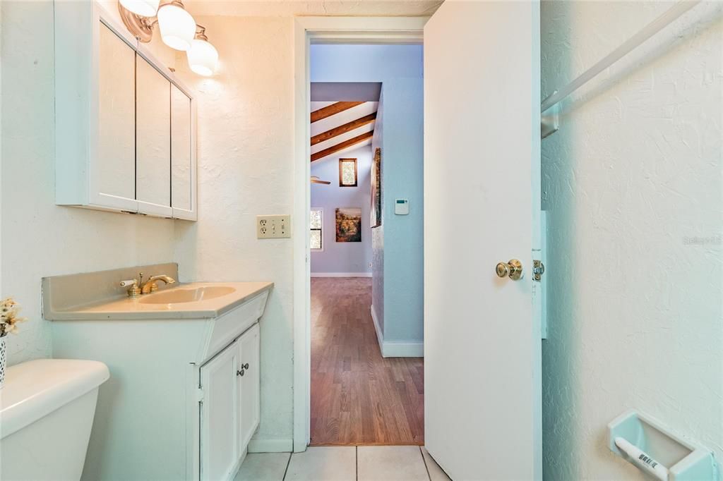 For Sale: $375,000 (3 beds, 3 baths, 1940 Square Feet)