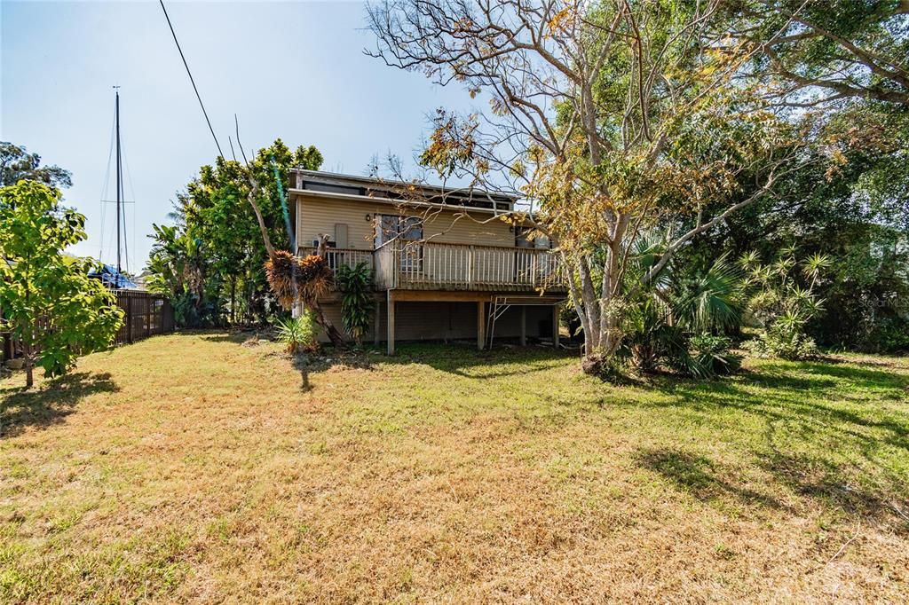 For Sale: $375,000 (3 beds, 3 baths, 1940 Square Feet)