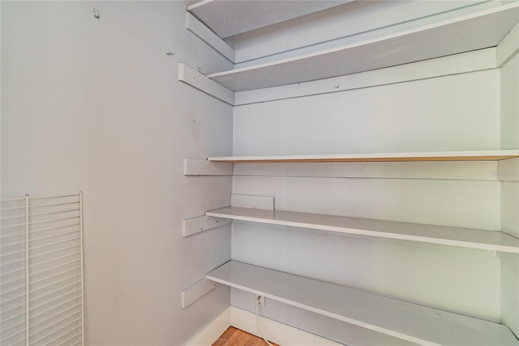 For Sale: $375,000 (3 beds, 3 baths, 1940 Square Feet)