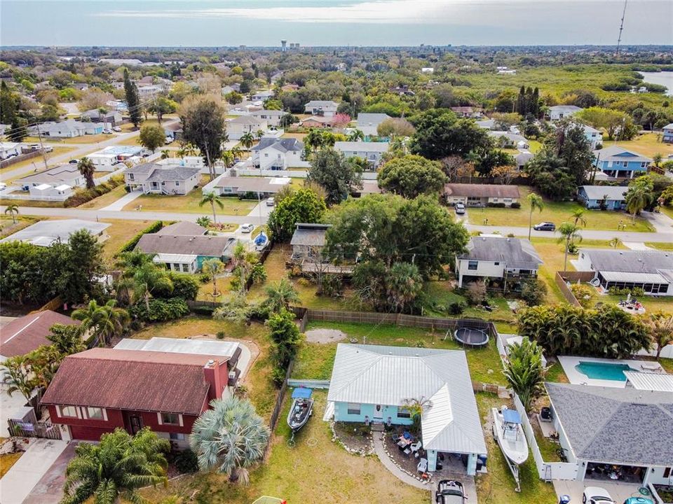 For Sale: $375,000 (3 beds, 3 baths, 1940 Square Feet)