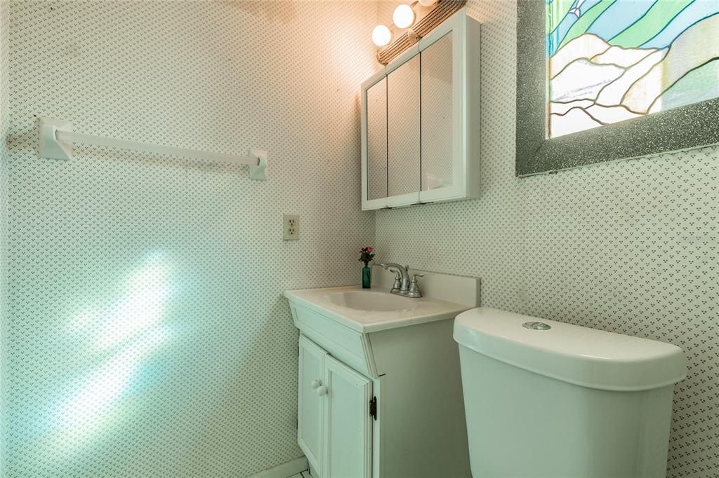 For Sale: $375,000 (3 beds, 3 baths, 1940 Square Feet)