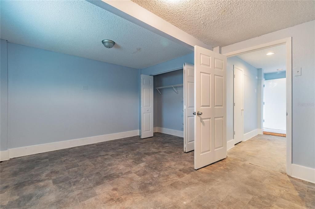 For Sale: $375,000 (3 beds, 3 baths, 1940 Square Feet)