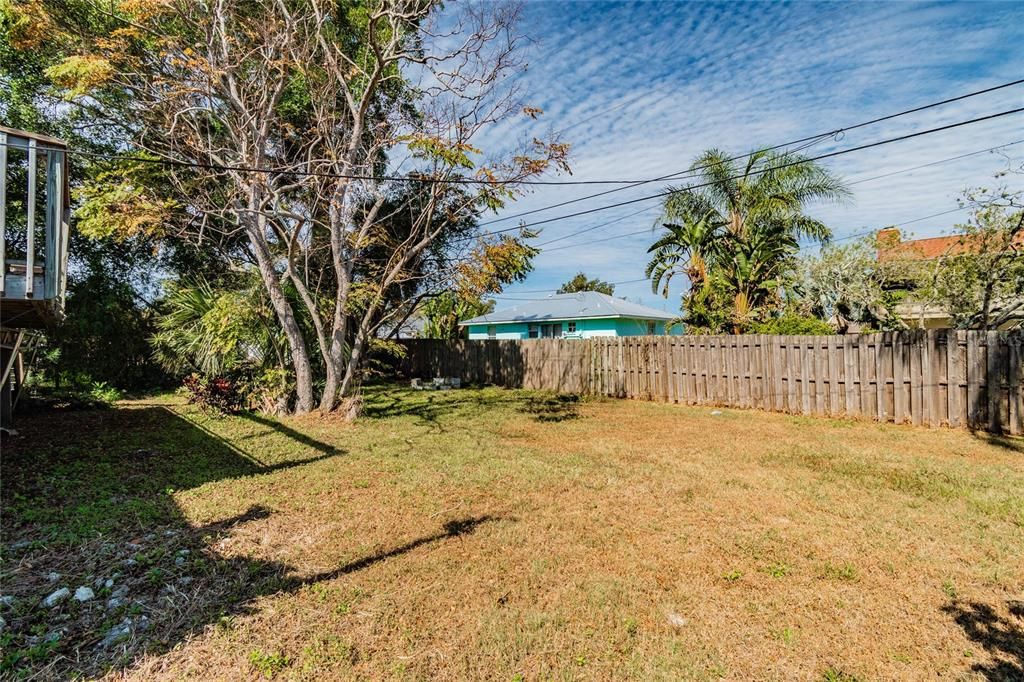 For Sale: $375,000 (3 beds, 3 baths, 1940 Square Feet)