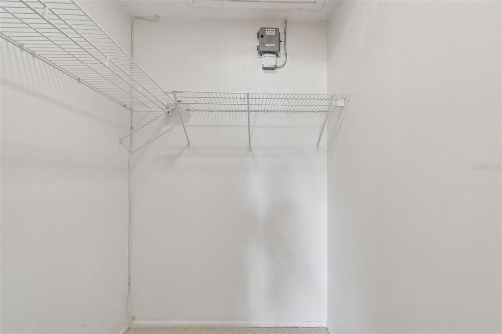 For Sale: $200,000 (2 beds, 2 baths, 918 Square Feet)