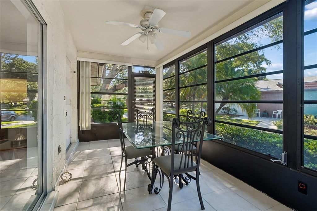 For Sale: $200,000 (2 beds, 2 baths, 918 Square Feet)