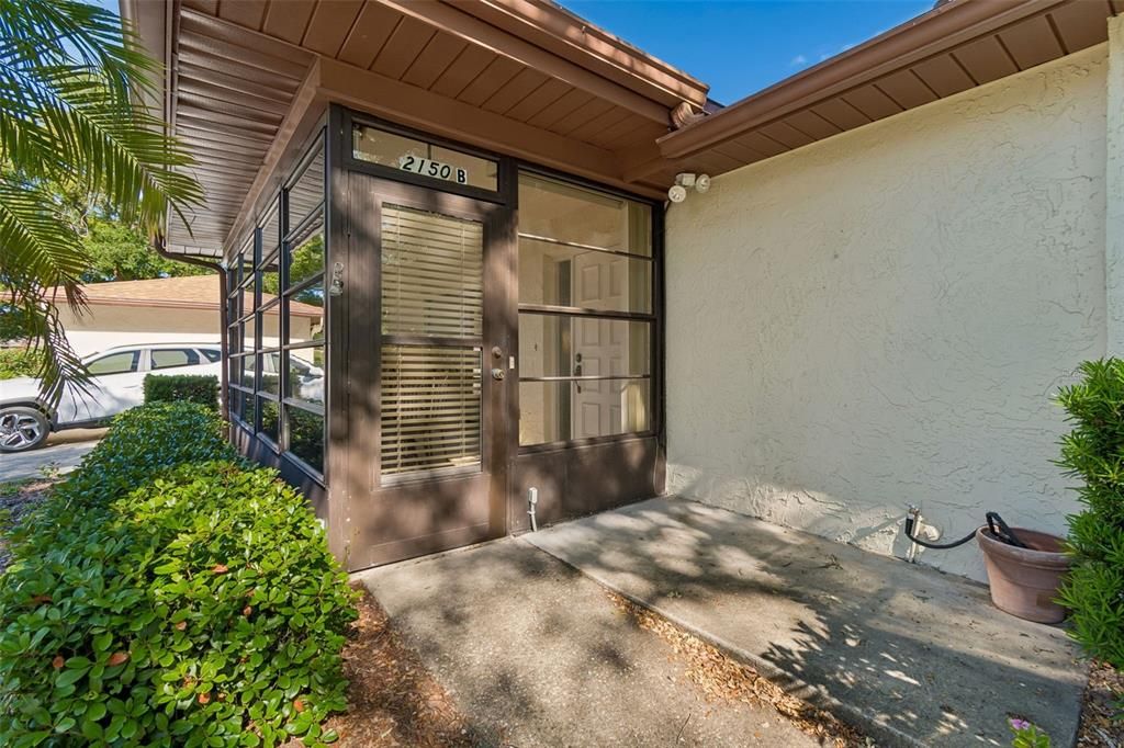 For Sale: $200,000 (2 beds, 2 baths, 918 Square Feet)