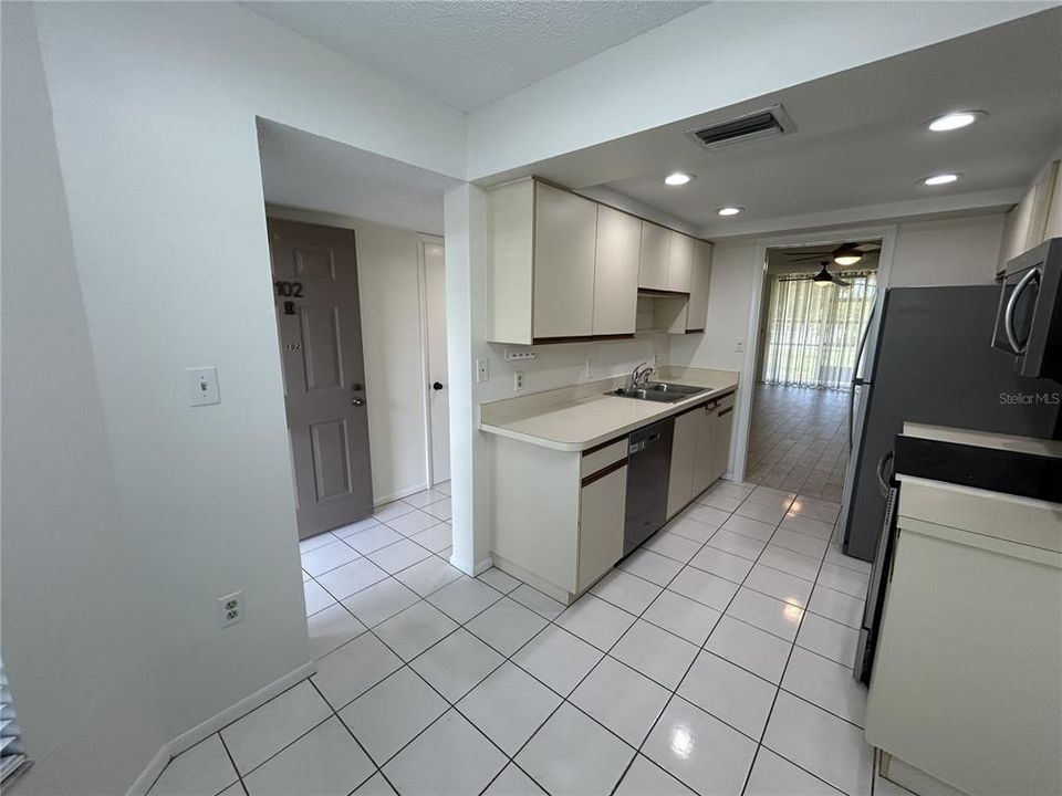 En Venta: $290,000 (2 camas, 2 baños, 1030 Pies cuadrados)
