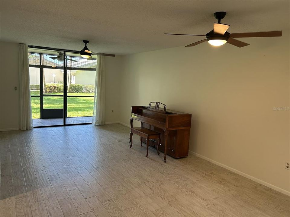 En Venta: $290,000 (2 camas, 2 baños, 1030 Pies cuadrados)