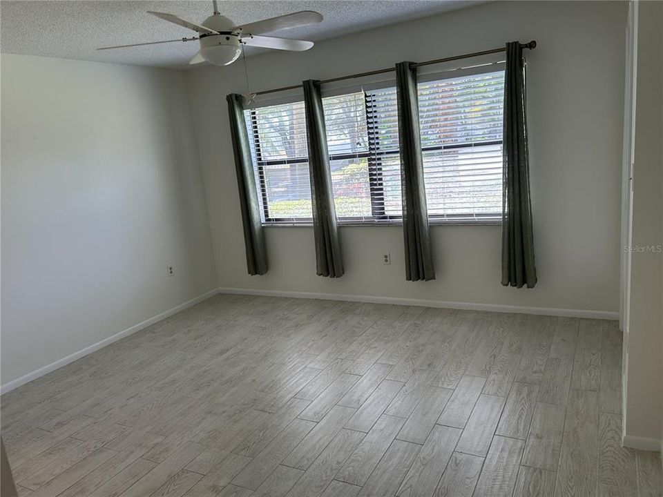 En Venta: $290,000 (2 camas, 2 baños, 1030 Pies cuadrados)