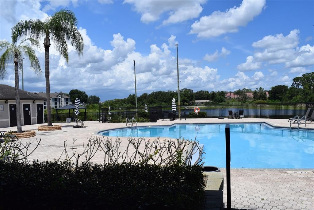 For Sale: $225,000 (2 beds, 2 baths, 1003 Square Feet)