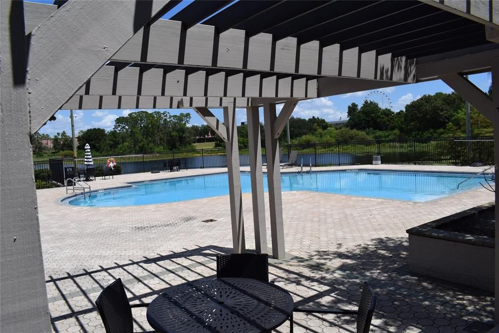 For Sale: $225,000 (2 beds, 2 baths, 1003 Square Feet)