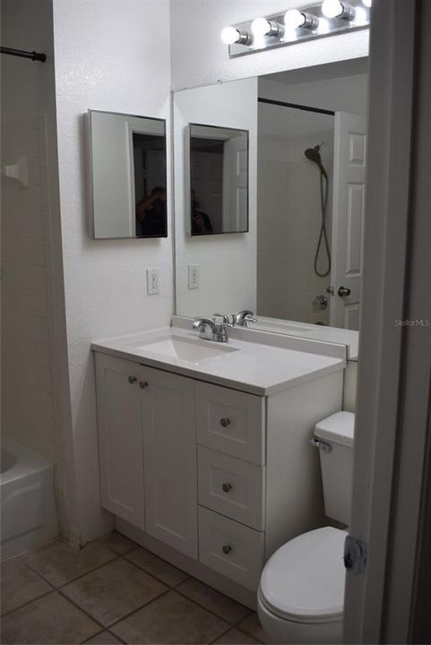 For Sale: $225,000 (2 beds, 2 baths, 1003 Square Feet)