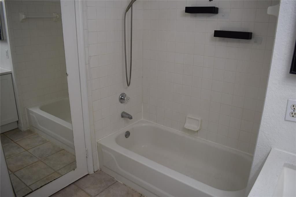 For Sale: $225,000 (2 beds, 2 baths, 1003 Square Feet)