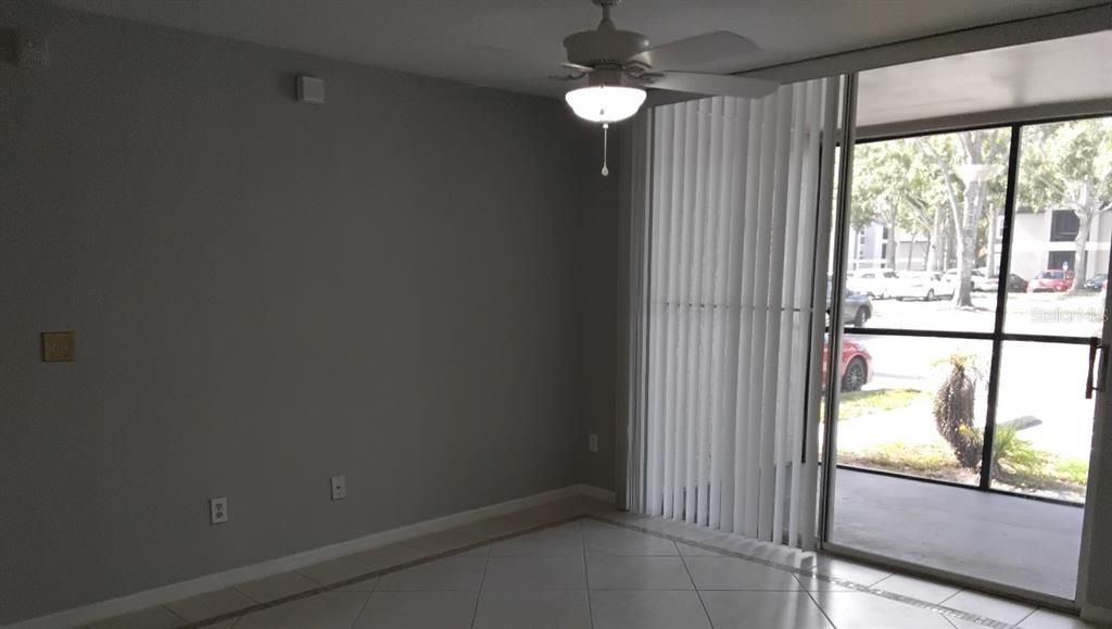 For Sale: $225,000 (2 beds, 2 baths, 1003 Square Feet)