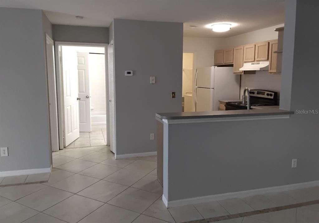 For Sale: $225,000 (2 beds, 2 baths, 1003 Square Feet)