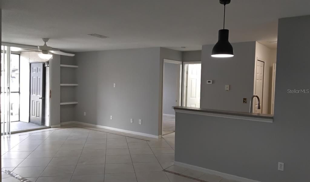 For Sale: $225,000 (2 beds, 2 baths, 1003 Square Feet)