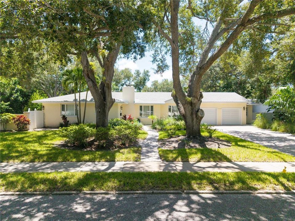 En Venta: $2,690,000 (3 camas, 2 baños, 2193 Pies cuadrados)