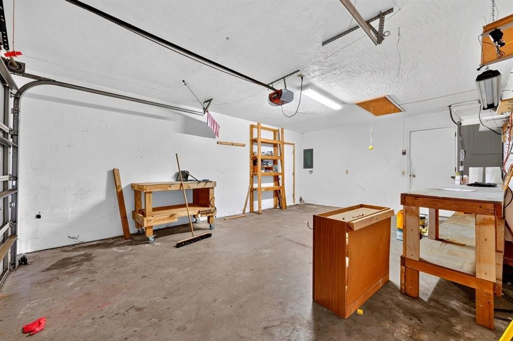 For Sale: $189,000 (2 beds, 2 baths, 1161 Square Feet)