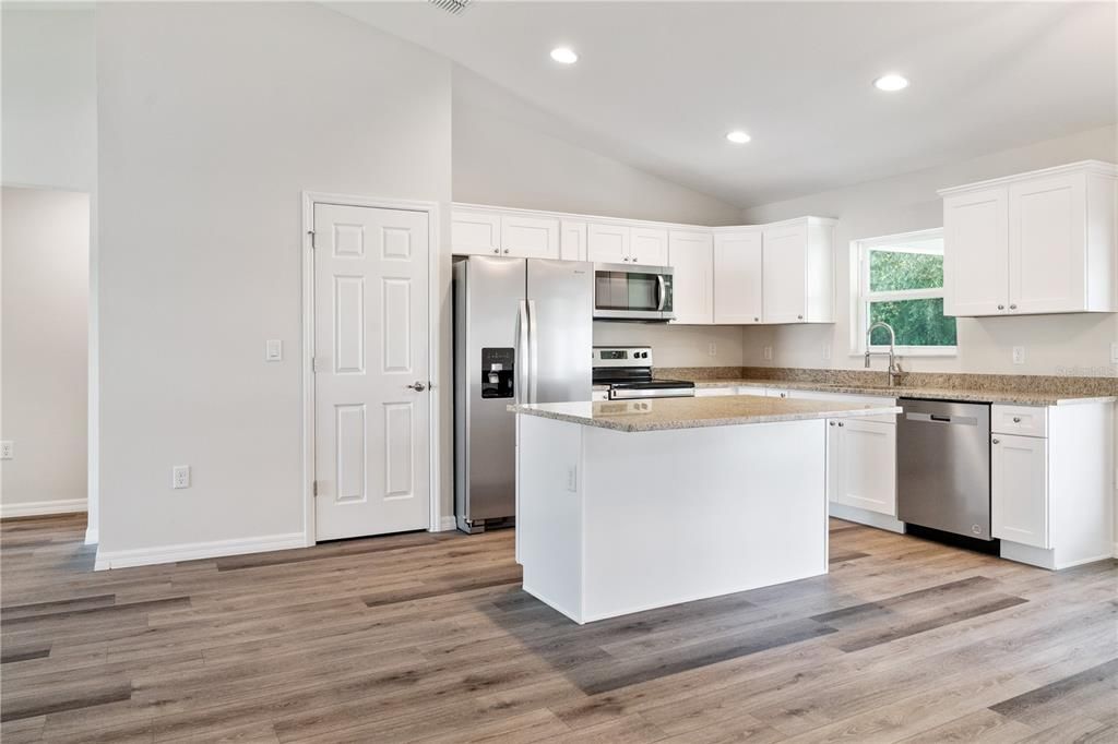 For Rent: $1,950 (3 beds, 2 baths, 1312 Square Feet)