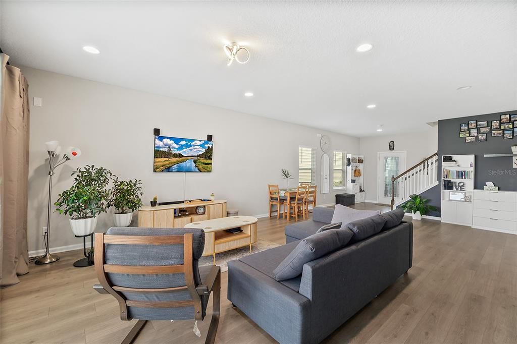 For Sale: $439,000 (4 beds, 2 baths, 2098 Square Feet)
