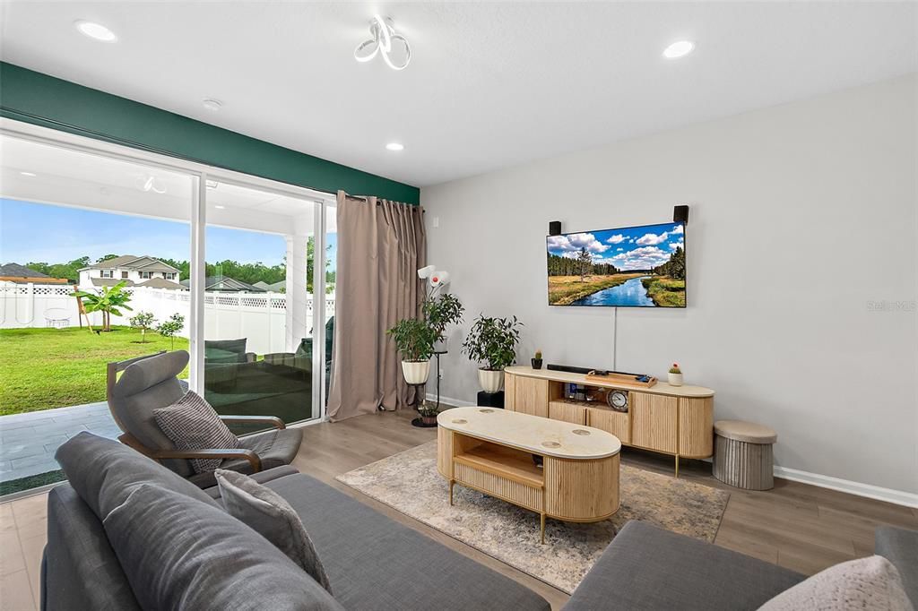 For Sale: $439,000 (4 beds, 2 baths, 2098 Square Feet)