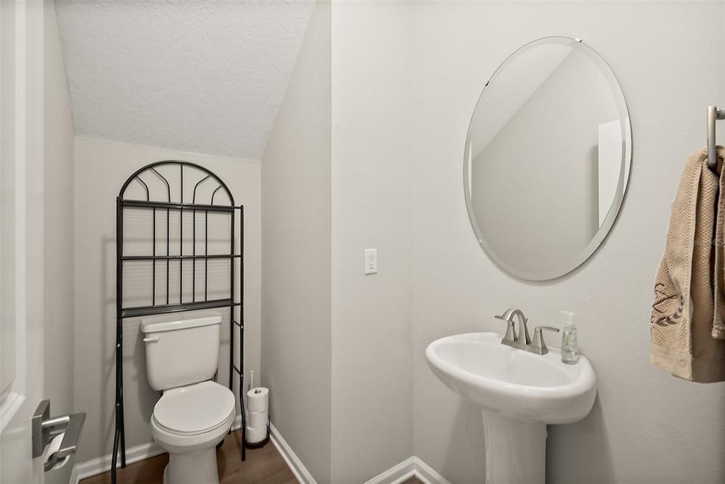 For Sale: $439,000 (4 beds, 2 baths, 2098 Square Feet)