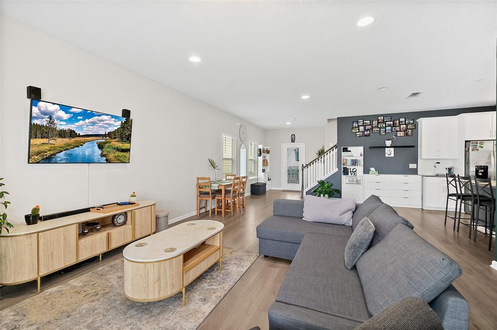For Sale: $439,000 (4 beds, 2 baths, 2098 Square Feet)