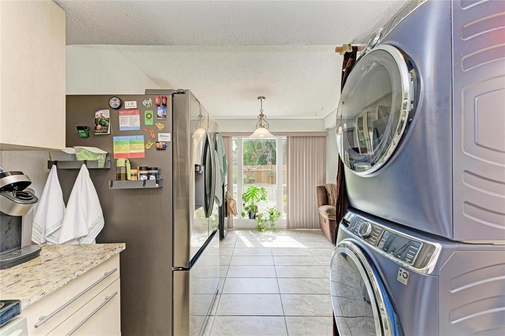 For Sale: $140,000 (1 beds, 1 baths, 741 Square Feet)