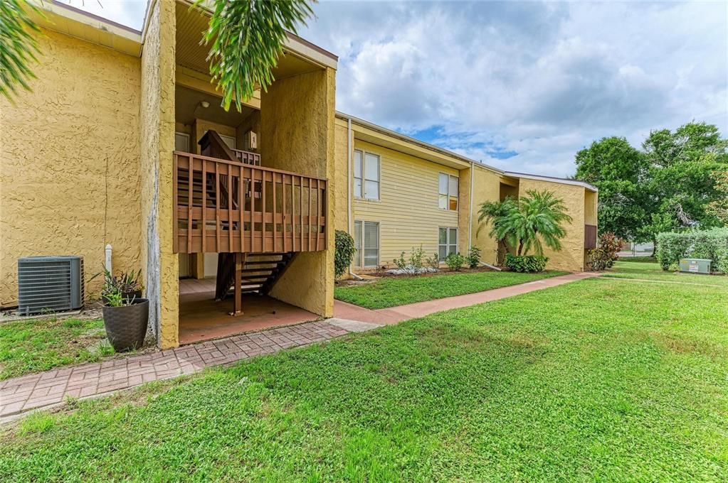 For Sale: $140,000 (1 beds, 1 baths, 741 Square Feet)