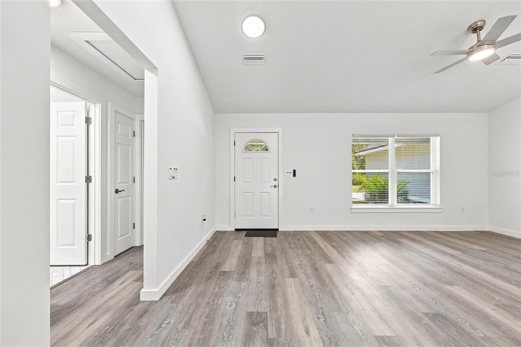 For Sale: $283,000 (3 beds, 2 baths, 1475 Square Feet)