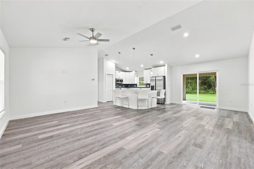 For Sale: $283,000 (3 beds, 2 baths, 1475 Square Feet)