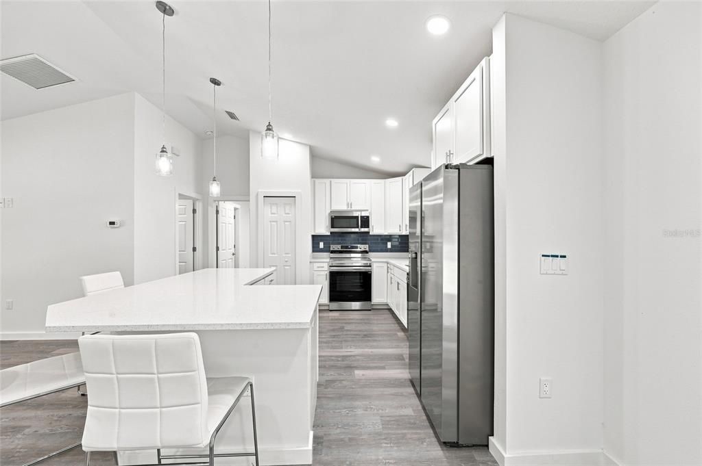 For Sale: $283,000 (3 beds, 2 baths, 1475 Square Feet)