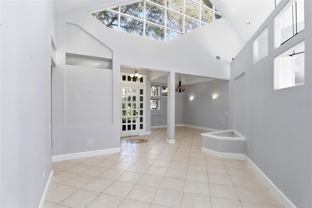 En Venta: $715,000 (4 camas, 3 baños, 2596 Pies cuadrados)