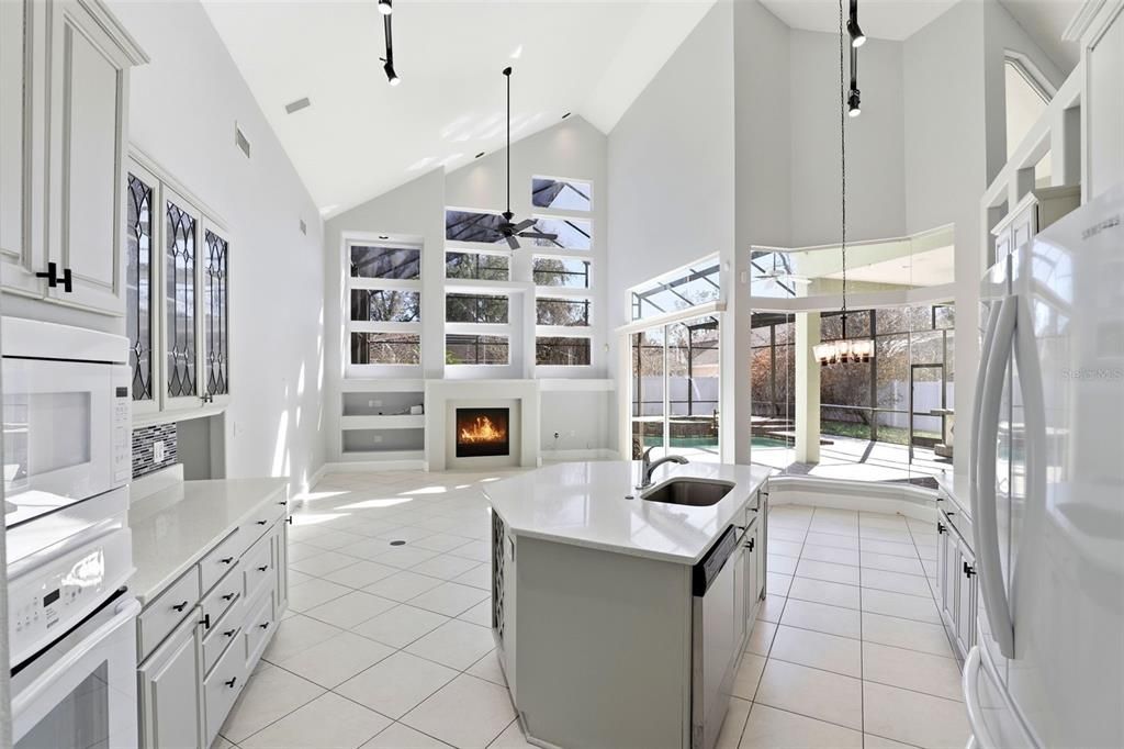 En Venta: $715,000 (4 camas, 3 baños, 2596 Pies cuadrados)