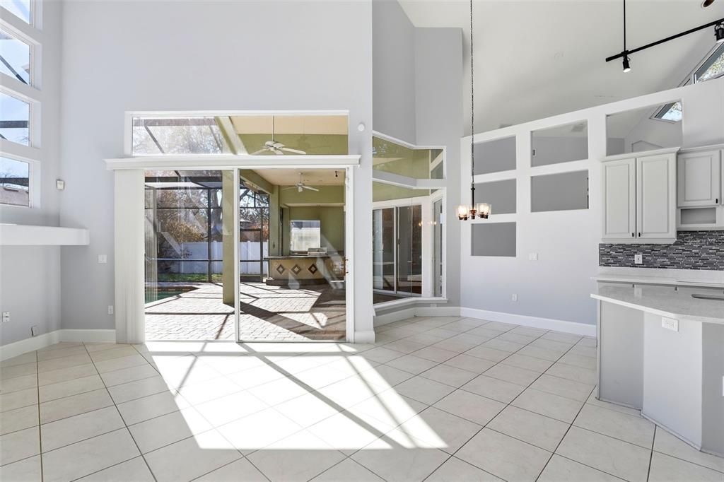 En Venta: $715,000 (4 camas, 3 baños, 2596 Pies cuadrados)