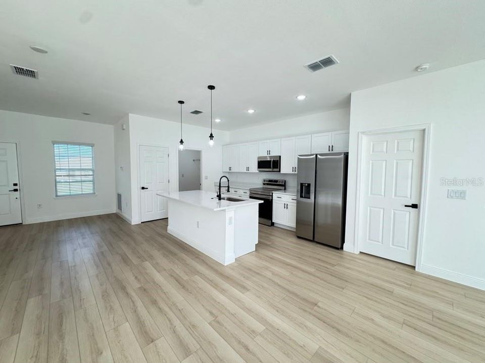 En Renta: $1,995 (4 camas, 2 baños, 1730 Pies cuadrados)