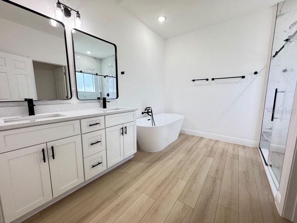 En Renta: $1,995 (4 camas, 2 baños, 1730 Pies cuadrados)
