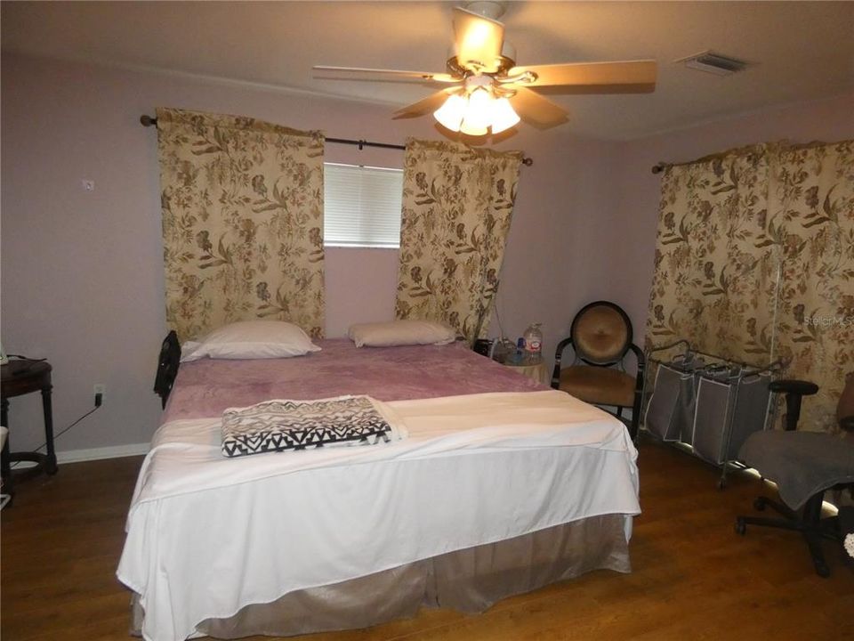 For Sale: $275,000 (2 beds, 2 baths, 1541 Square Feet)