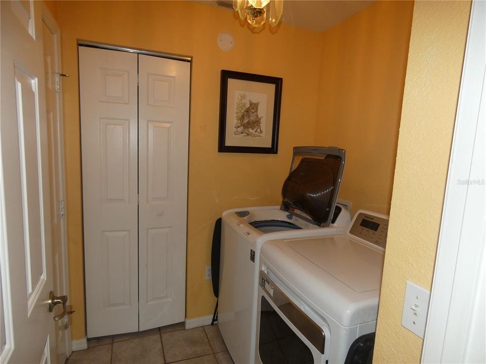 For Sale: $275,000 (2 beds, 2 baths, 1541 Square Feet)