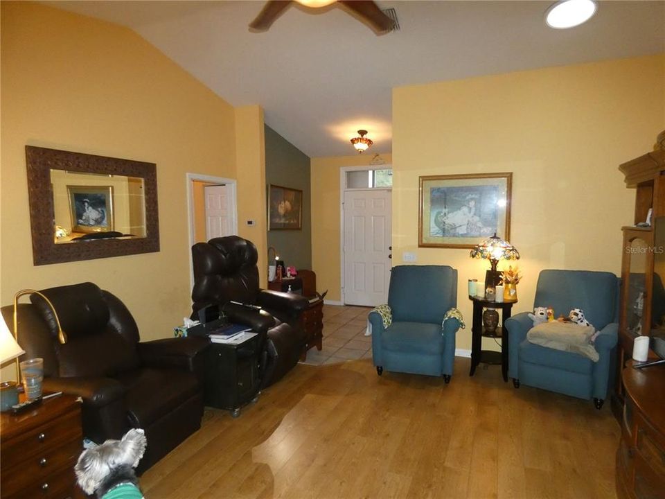 For Sale: $275,000 (2 beds, 2 baths, 1541 Square Feet)