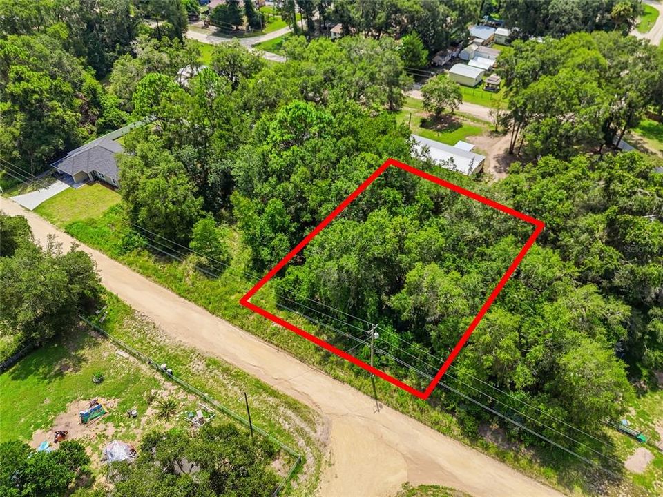 На продажу: $27,000 (0.22 acres)