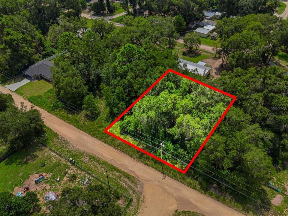 На продажу: $27,000 (0.22 acres)