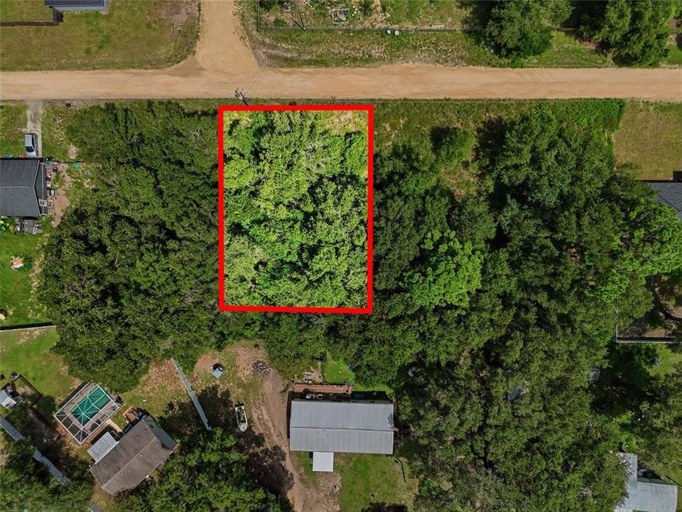 На продажу: $27,000 (0.22 acres)